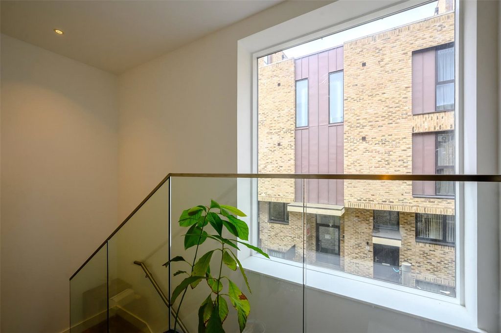 Property photo 2 of 16 Picture No. 01