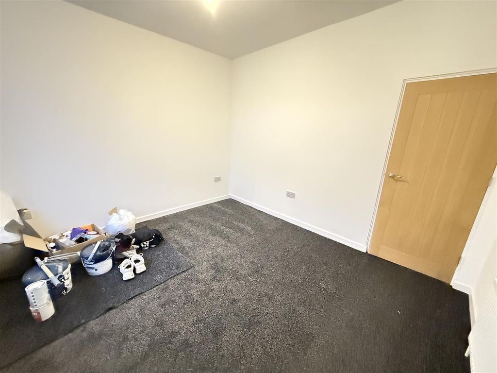 Property photo 3 of 12 Photo 22-12-2025, 3 19 34 Pm.Jpg