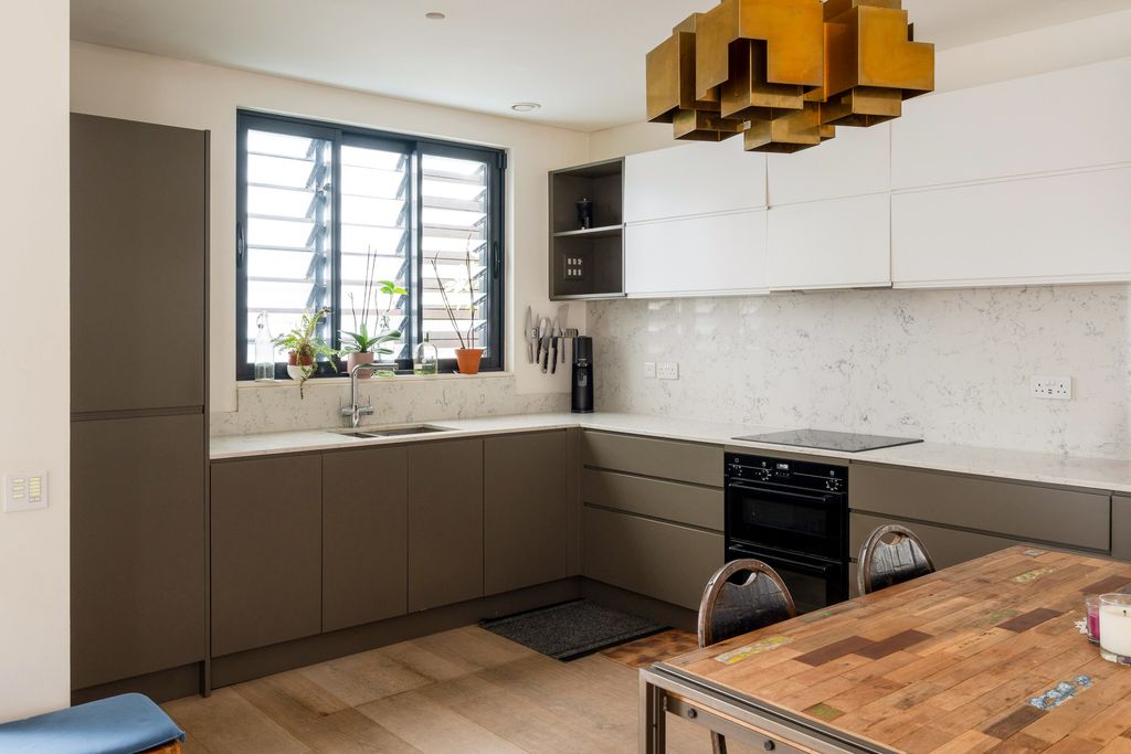 Property photo 3 of 23 324672 - A0Op600000Busb7Mal_N6_1.Jpg