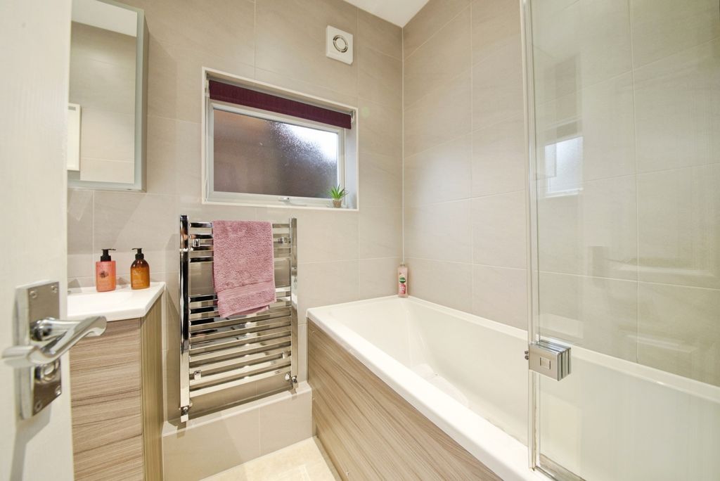 Property photo 2 of 15 Photo