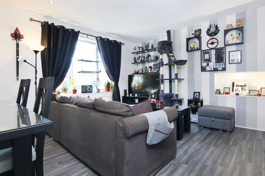 Property photo 3 of 16 Property Image 3