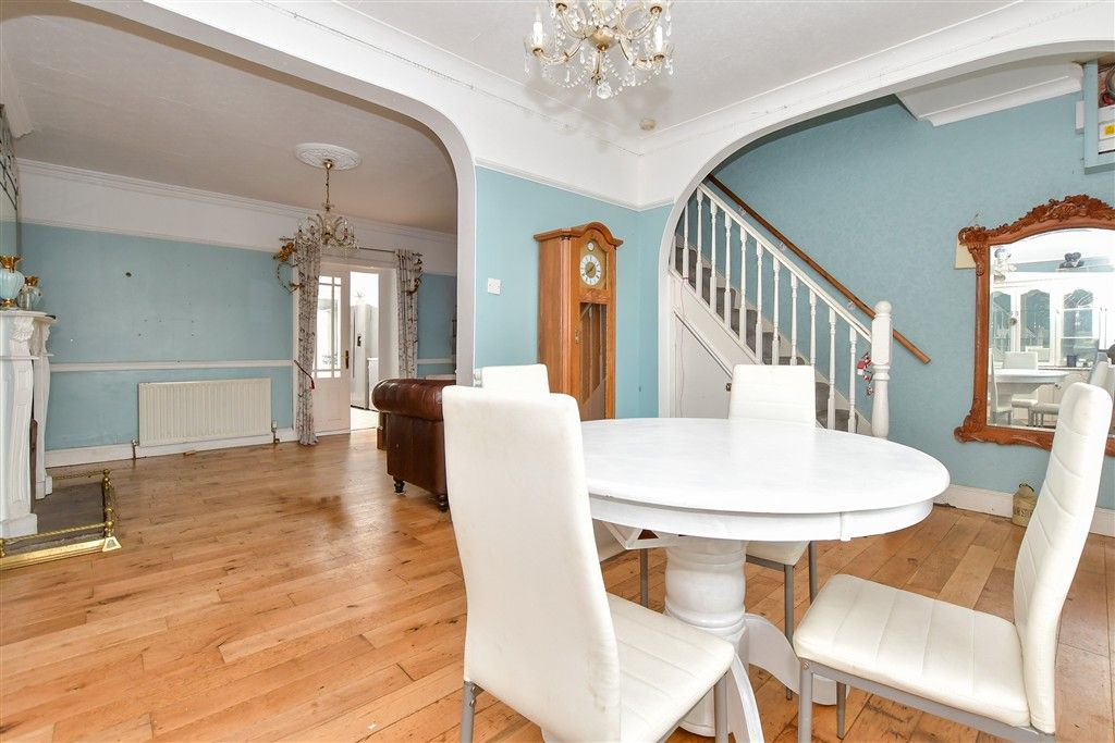 Property photo 3 of 10 Dining Area