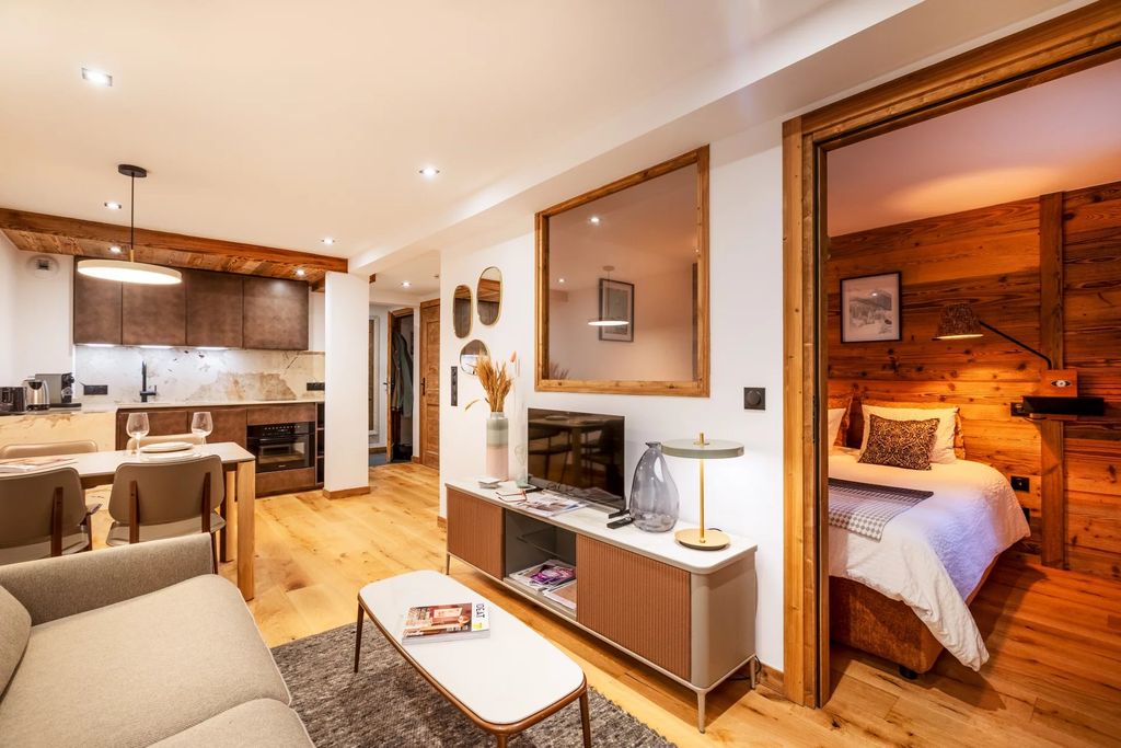 Property photo 1 of 9 Photographe Romain Vigouroux -  Sous Licence Contact : Www.Romainvigouroux.Com/Contact