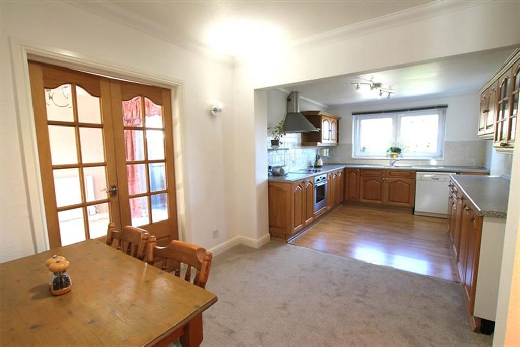 Property photo 3 of 28 Kitchen