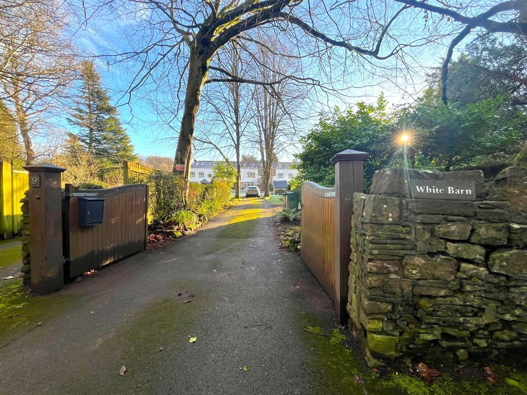 Property photo 2 of 28