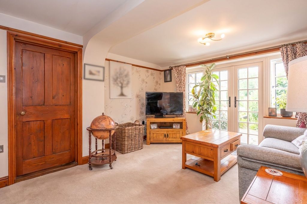 Property photo 3 of 39