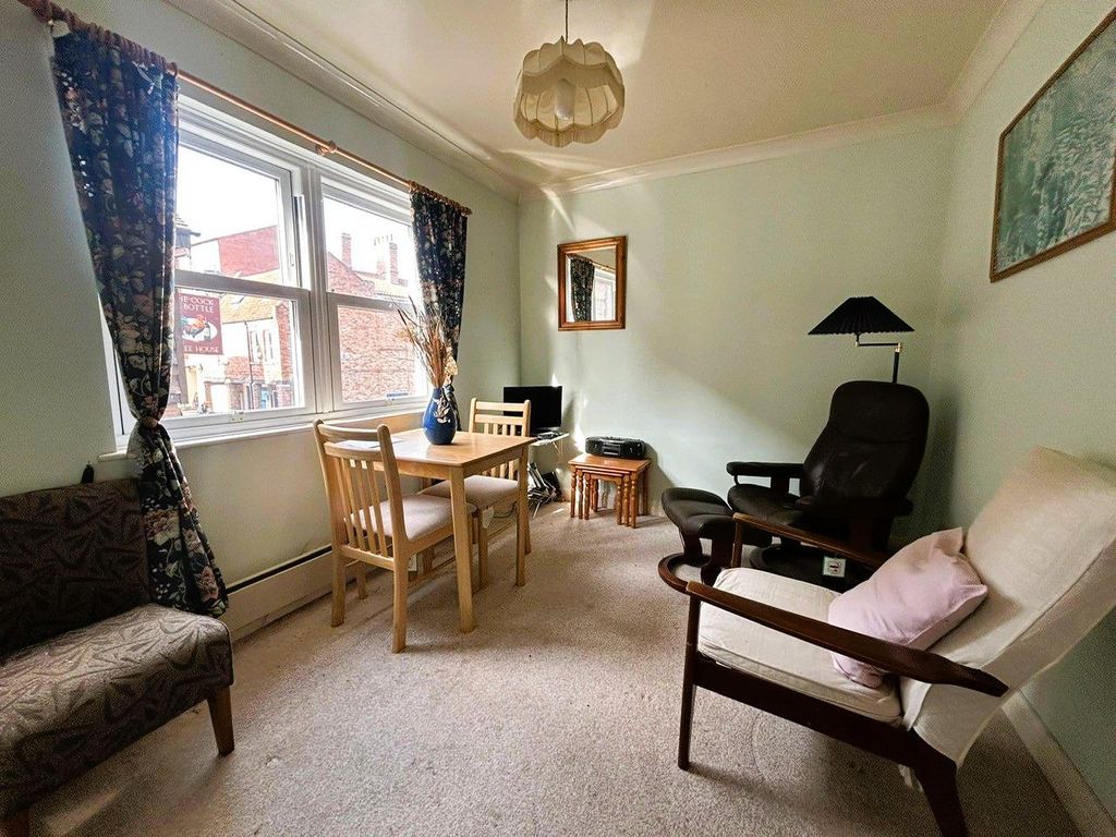 Property photo 3 of 10 Lounge 2.Jpg