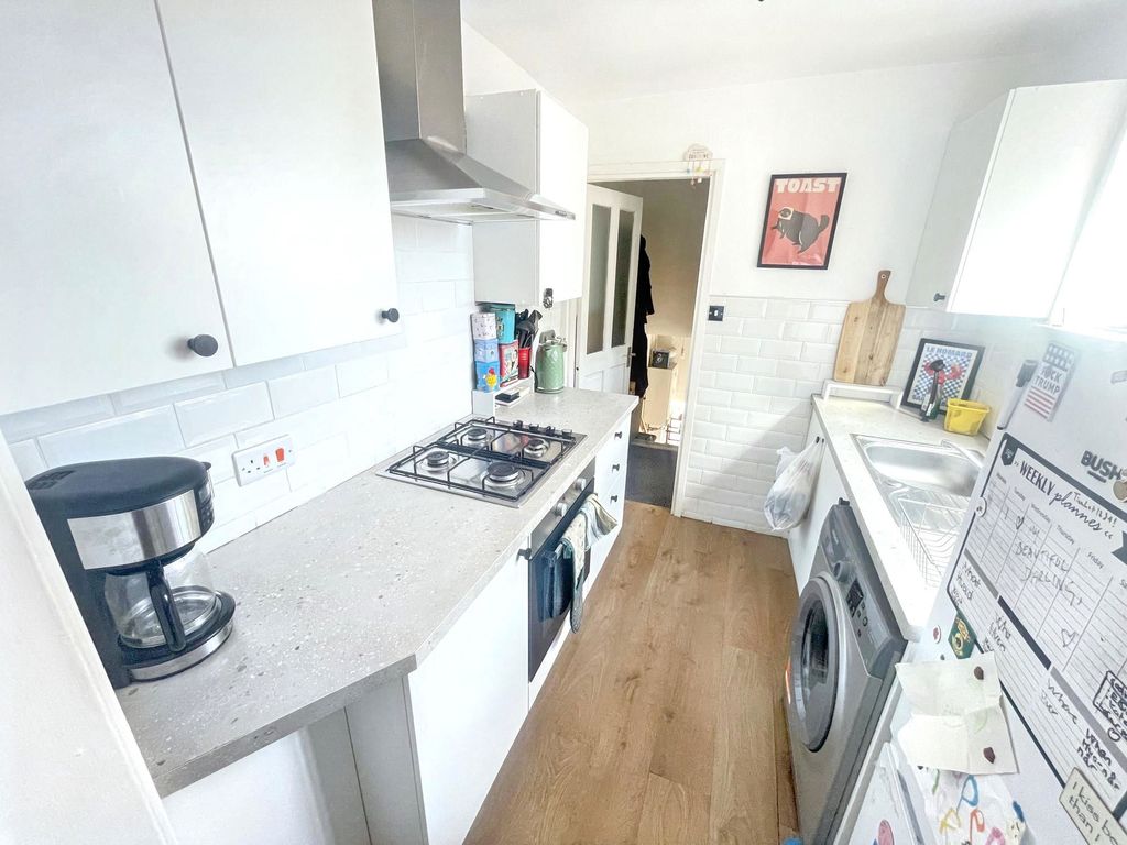 Property photo 3 of 7