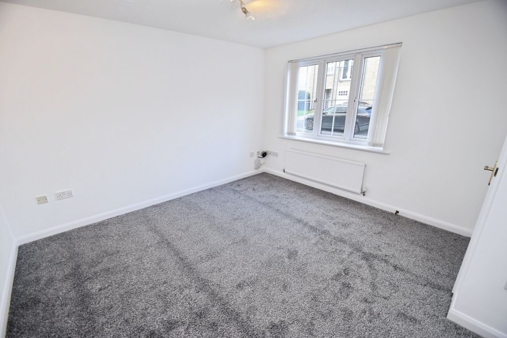 Property photo 2 of 15 23E789c6-Lounge