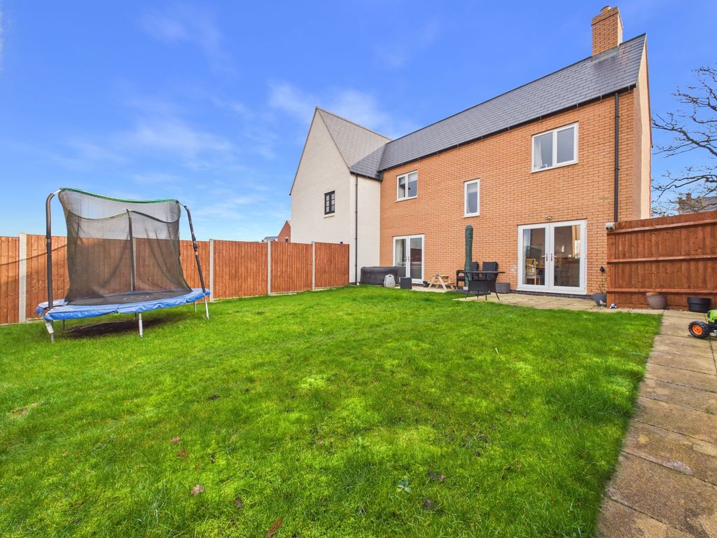 Property photo 2 of 23