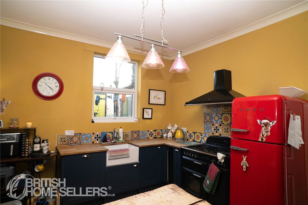Property photo 2 of 17 Picture No. 05