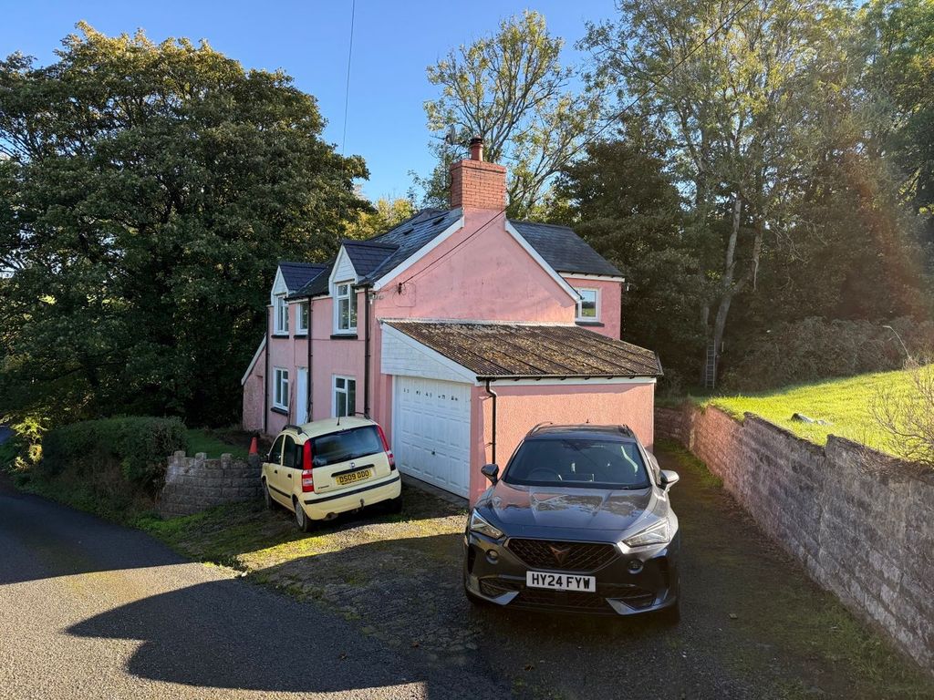 Property photo 2 of 33