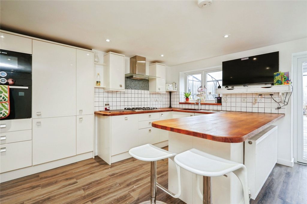 Property photo 3 of 41 Picture No. 28