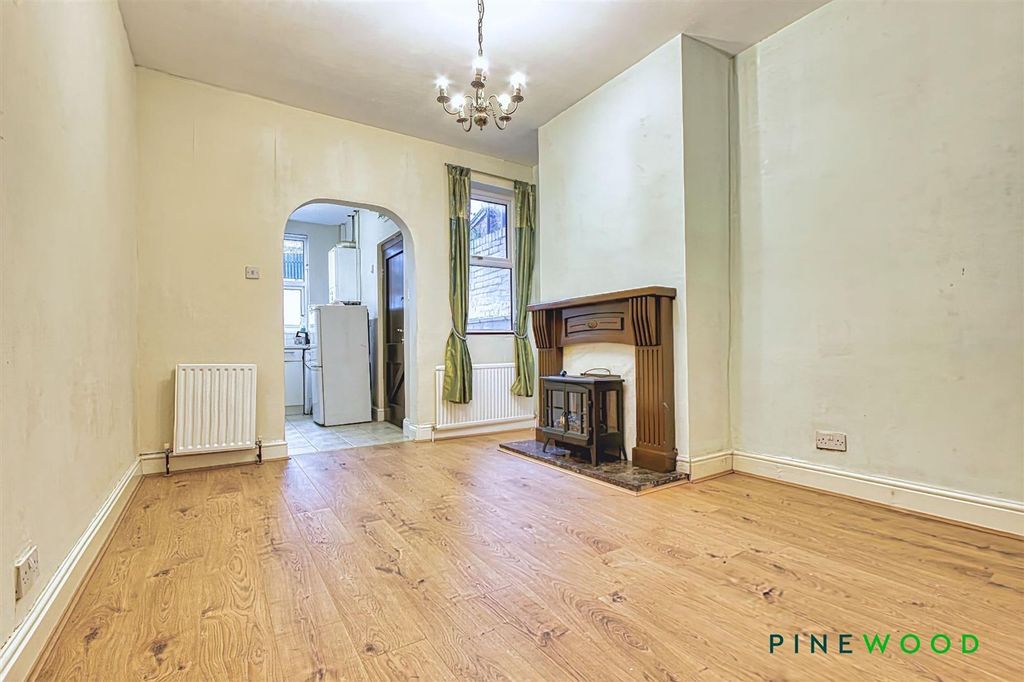 Property photo 1 of 10 Dining Room