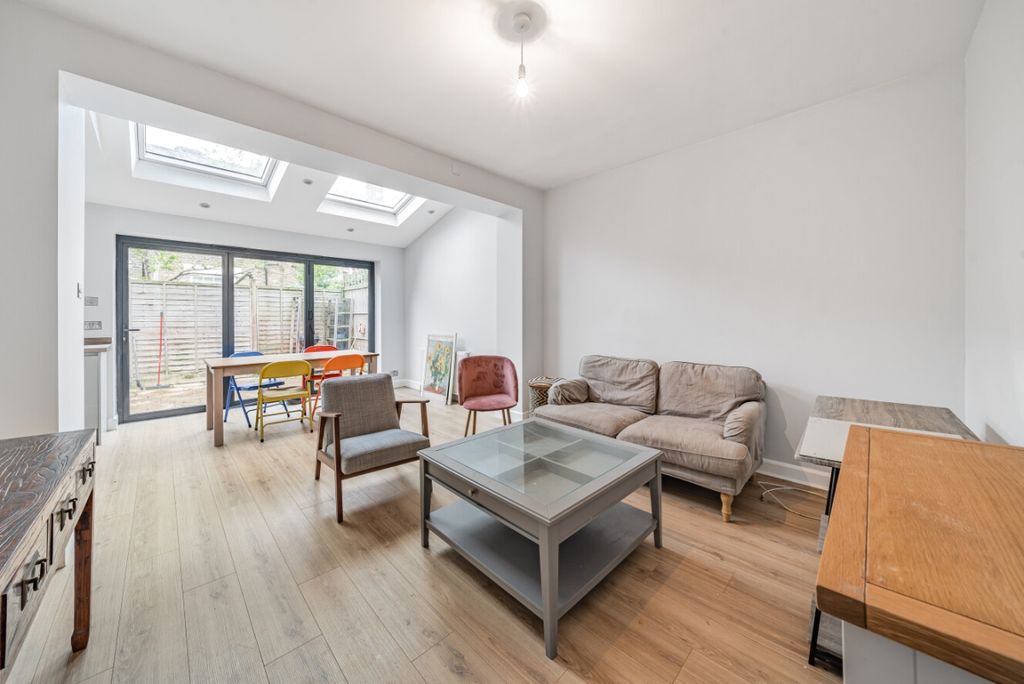 Property photo 1 of 6 1106575 (2)