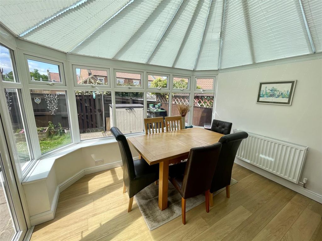 Property photo 3 of 15 Conservatory