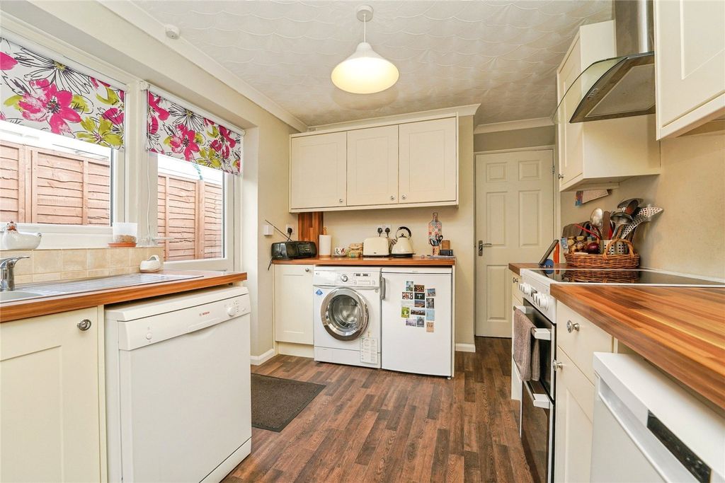 Property photo 2 of 13 Picture No. 11