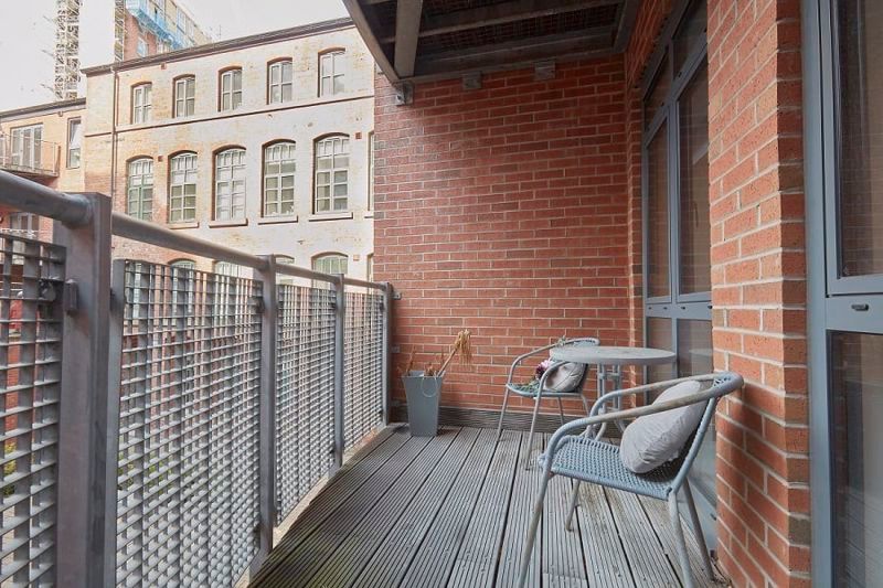 Property photo 2 of 7 Balcony