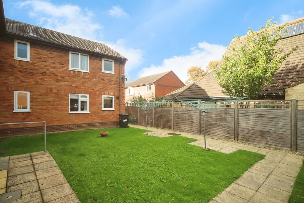 Property photo 2 of 17