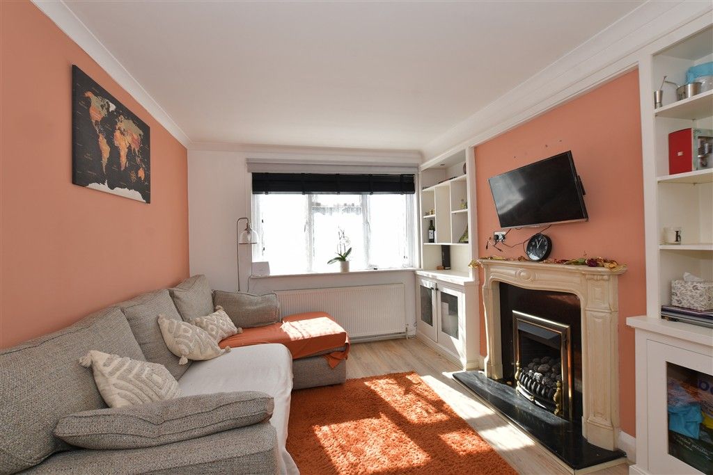 Property photo 3 of 12 Lounge/Dining Room