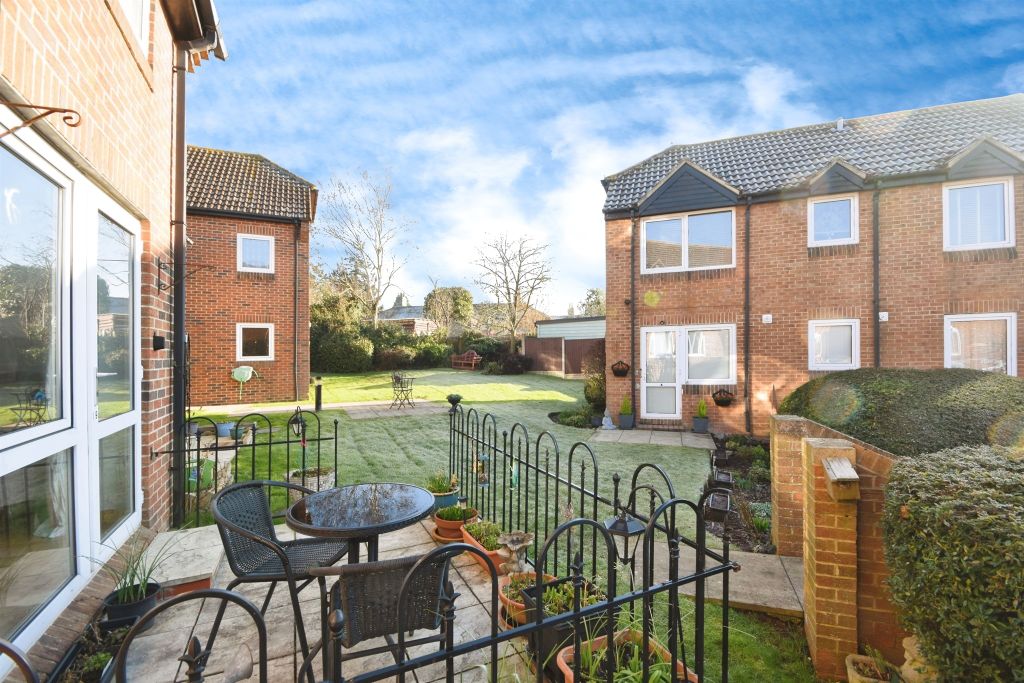 Property photo 1 of 17