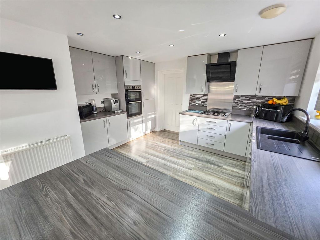 Property photo 3 of 35 20251117_113624.Jpg