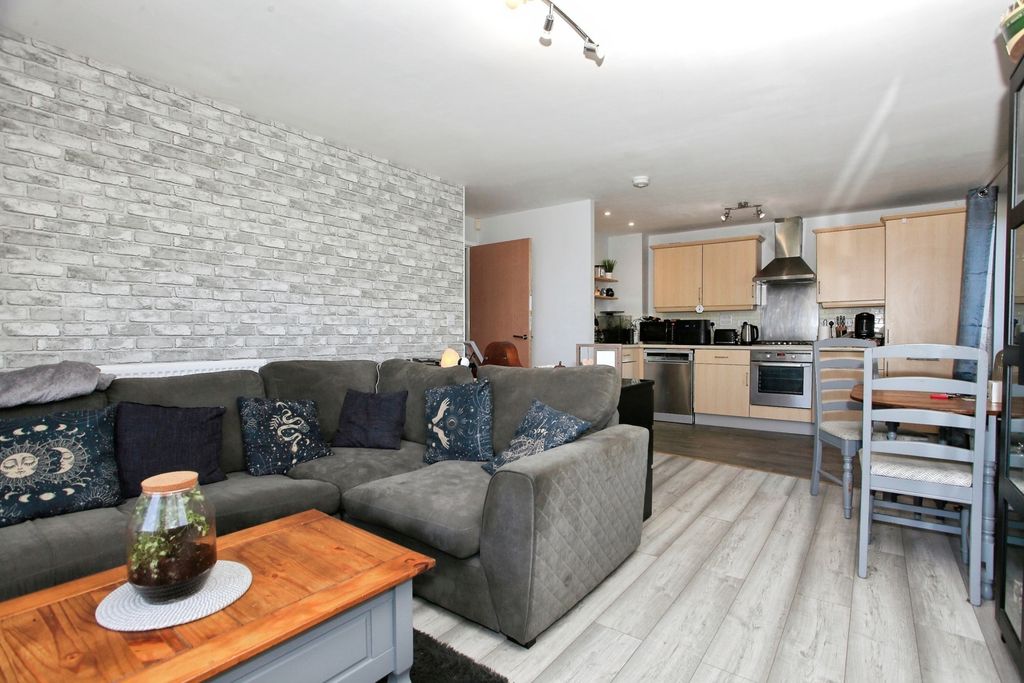 Property photo 3 of 15 Photo