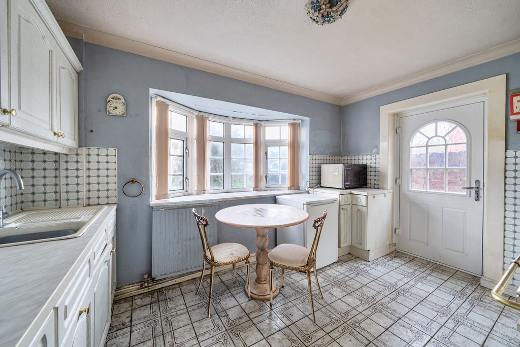 Property photo 3 of 17 1416410-2-69A1Cf7...