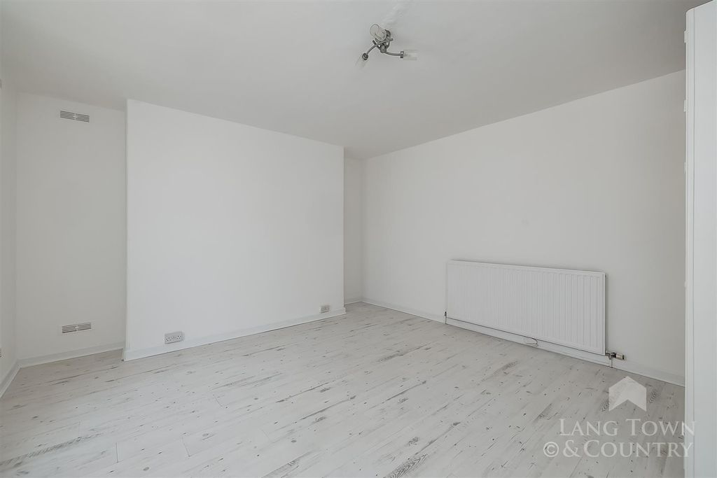 Property photo 2 of 10 0008.Jpg