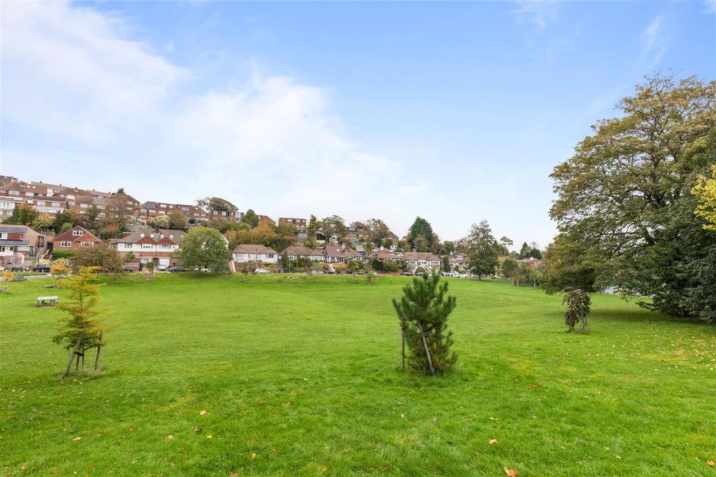 Property photo 3 of 9 Durrington Court-11.Jpg