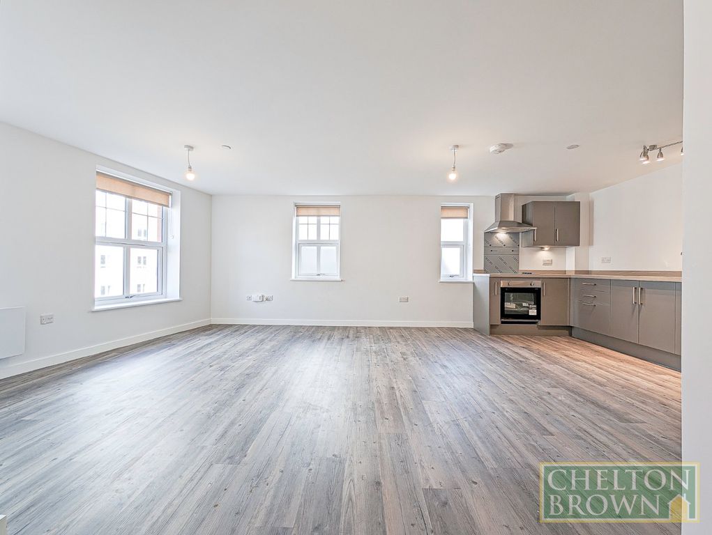Property photo 3 of 17 Living/Kitchen