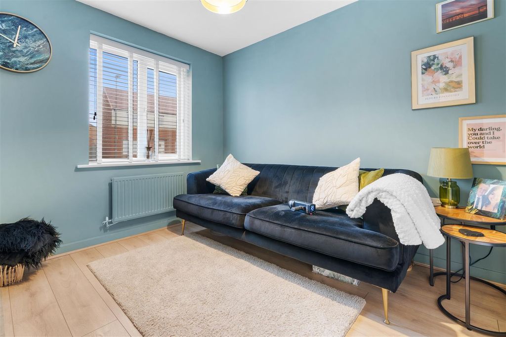 Property photo 3 of 21