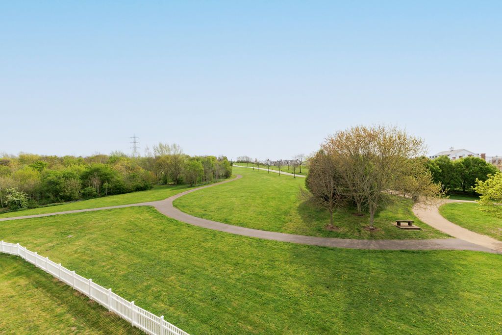 Property photo 3 of 35 Ivy Gate