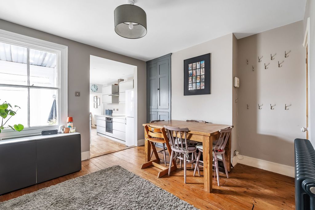 Property photo 2 of 21