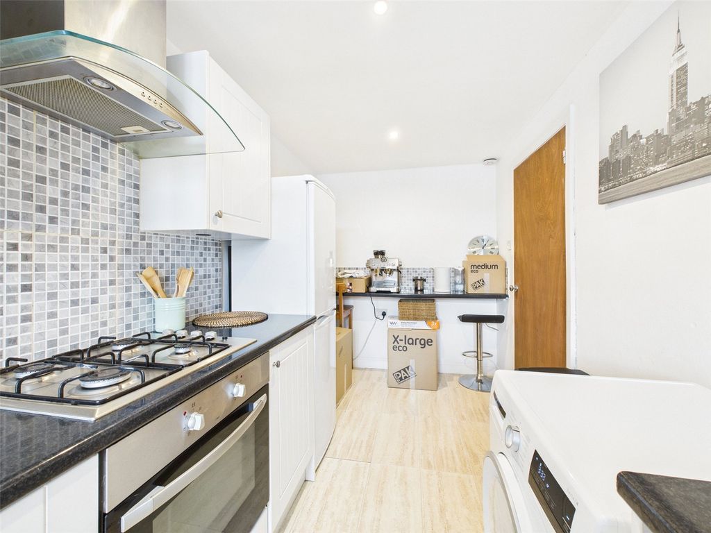 Property photo 3 of 11 Picture No. 10