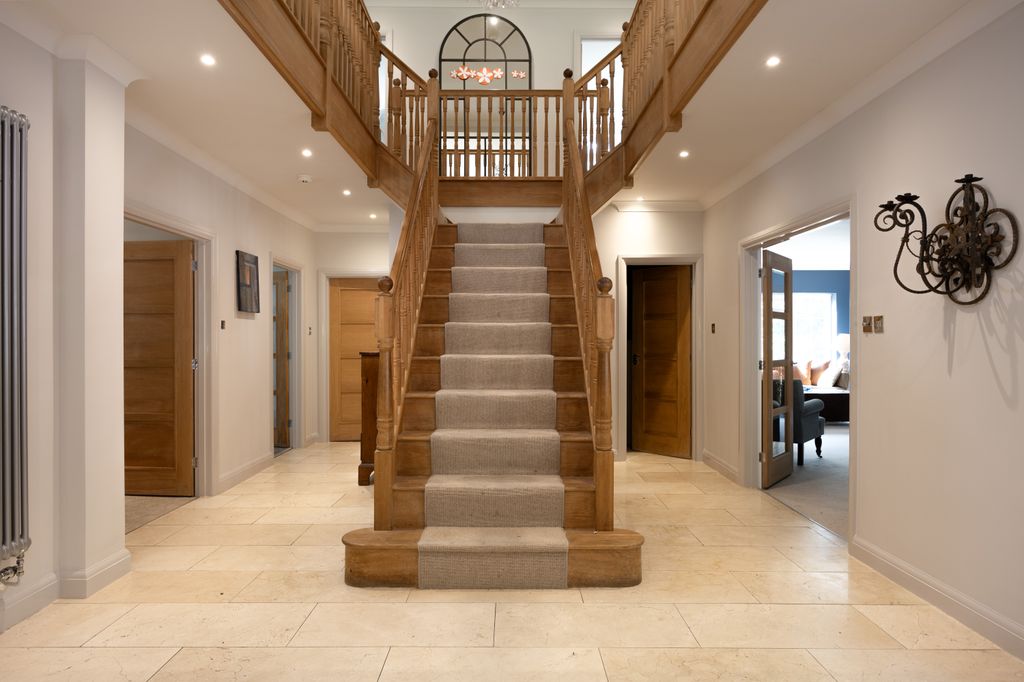 Property photo 3 of 12 Picture 3