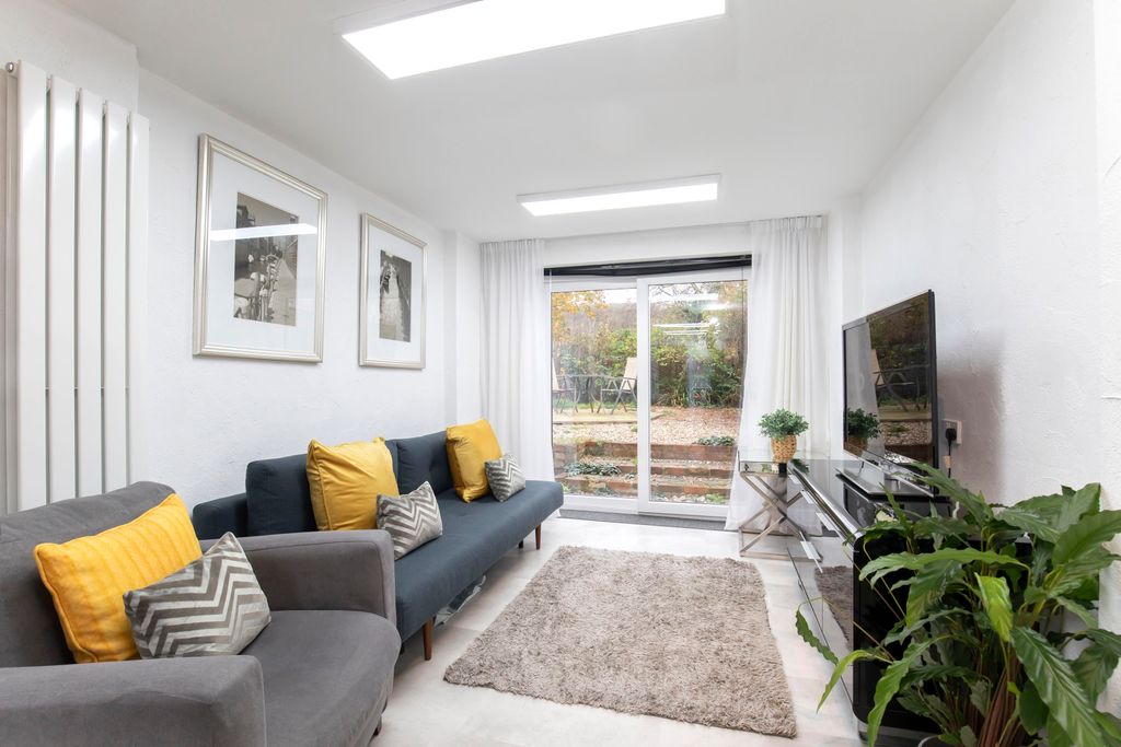 Property photo 2 of 14