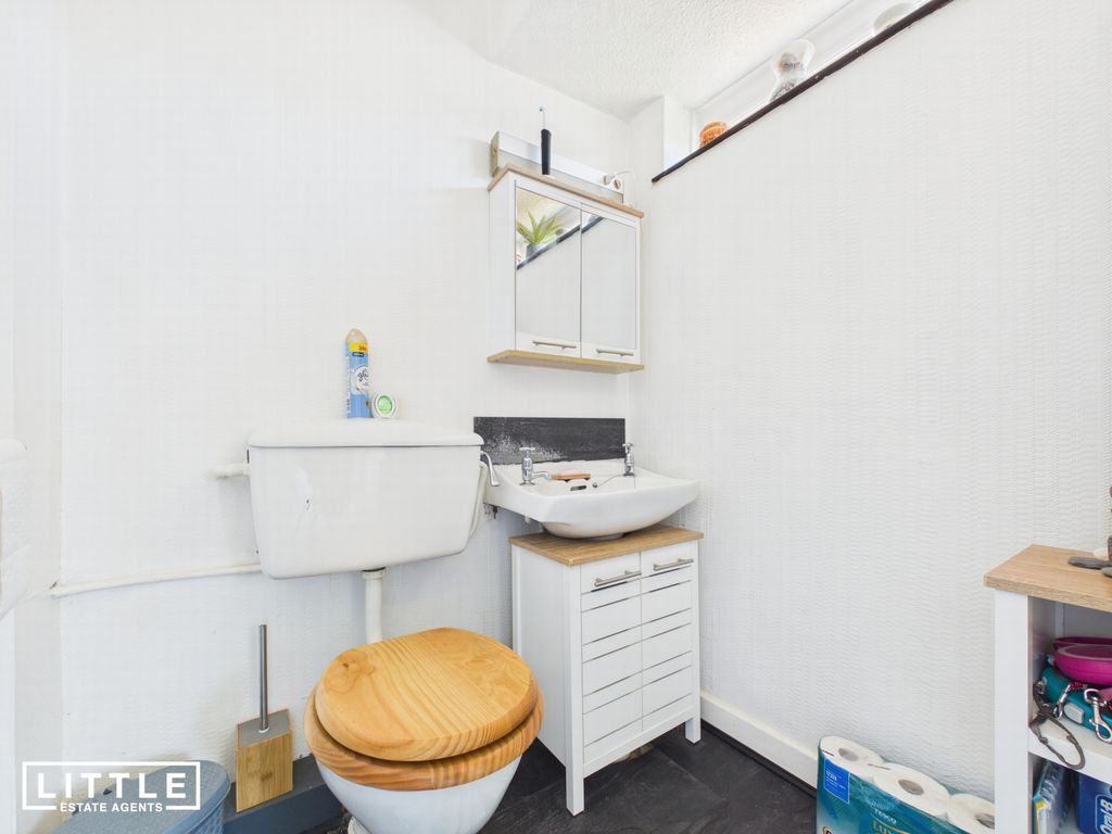 Property photo 3 of 19 Photo 2