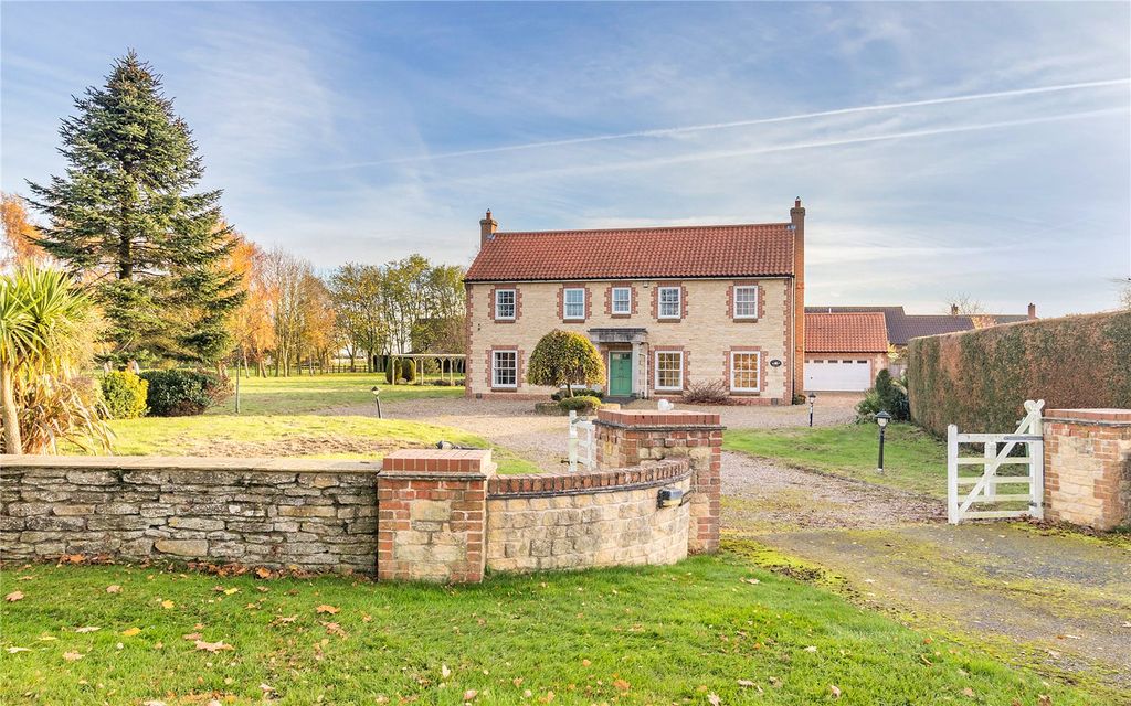 Property photo 1 of 20 Front View