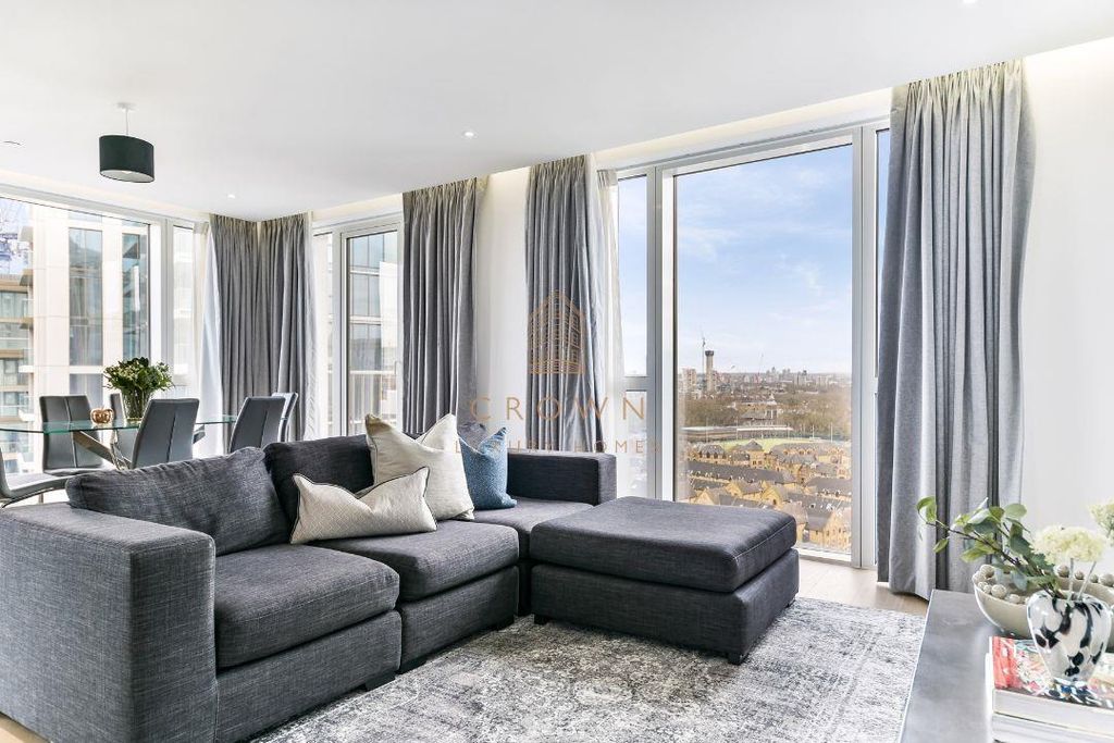 Property photo 3 of 27 Admiralty House, 1201 (6).Jpg