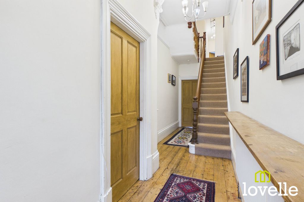 Property photo 2 of 45