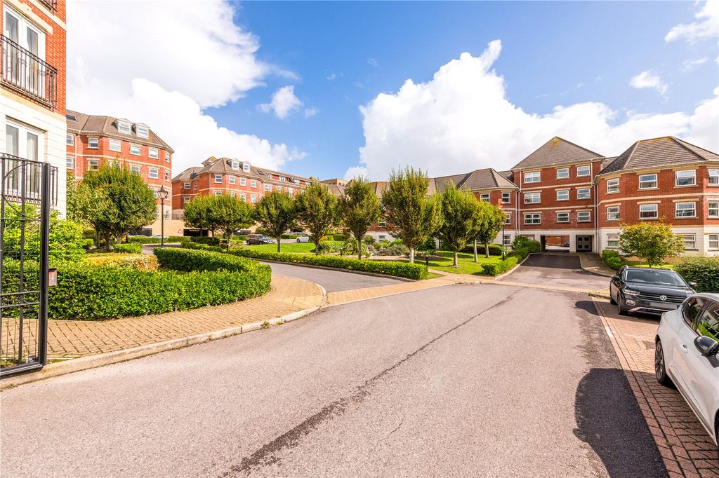 Additional image 15 of 2 bed flat for saleChatsworth Square, Hove, East Sussex BN3
