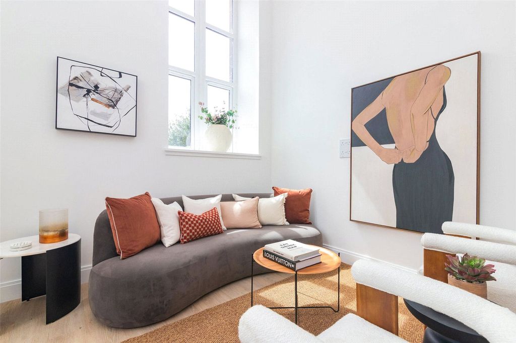 Property photo 3 of 21 Picture No. 23