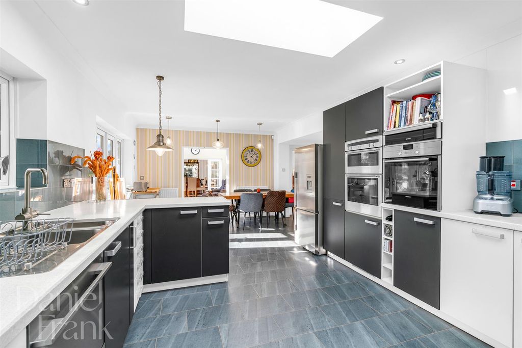 Additional image 16 of 5 bed detached house for saleTycehurst Hill, Loughton IG10