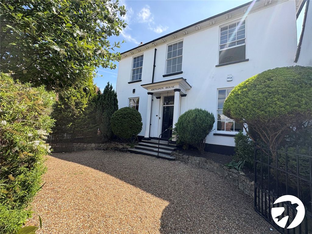Property photo 1 of 17 External