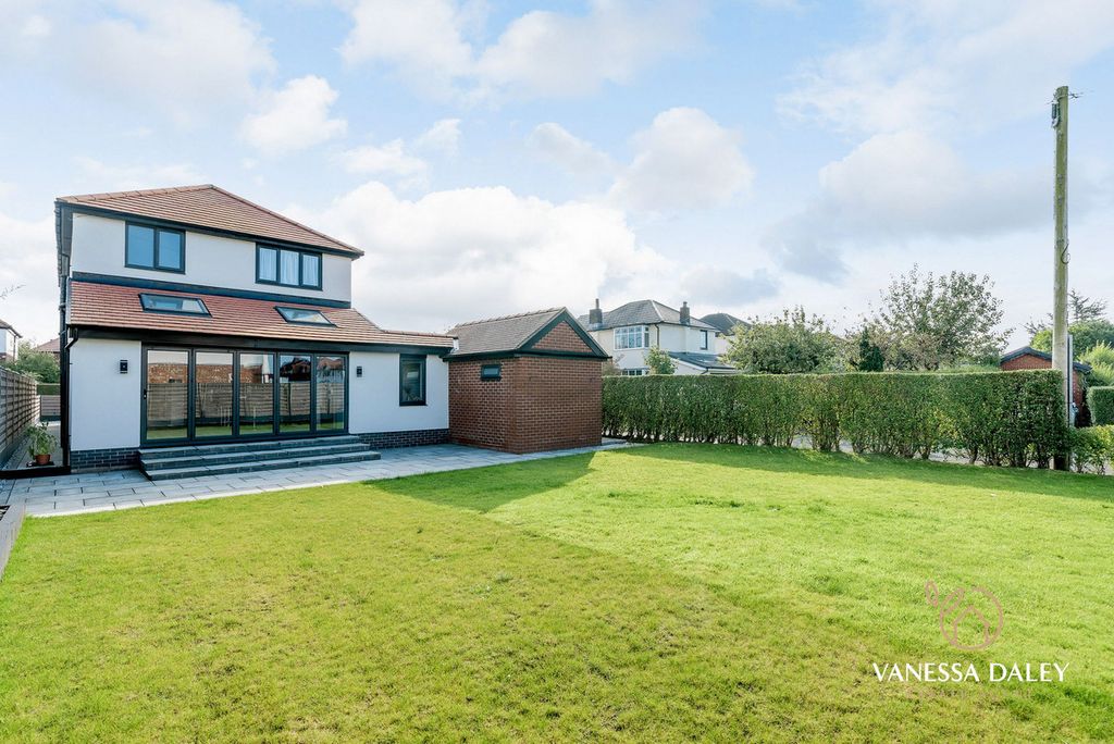 Property photo 2 of 41