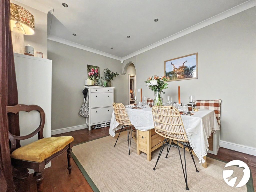 Property photo 3 of 14 Dining Area