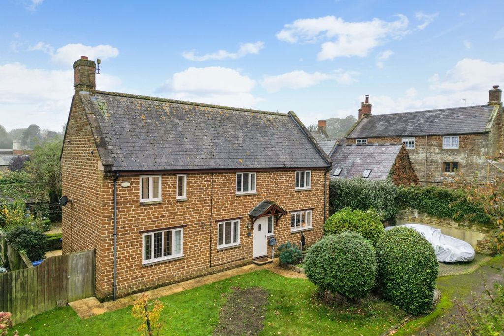 Property photo 2 of 49