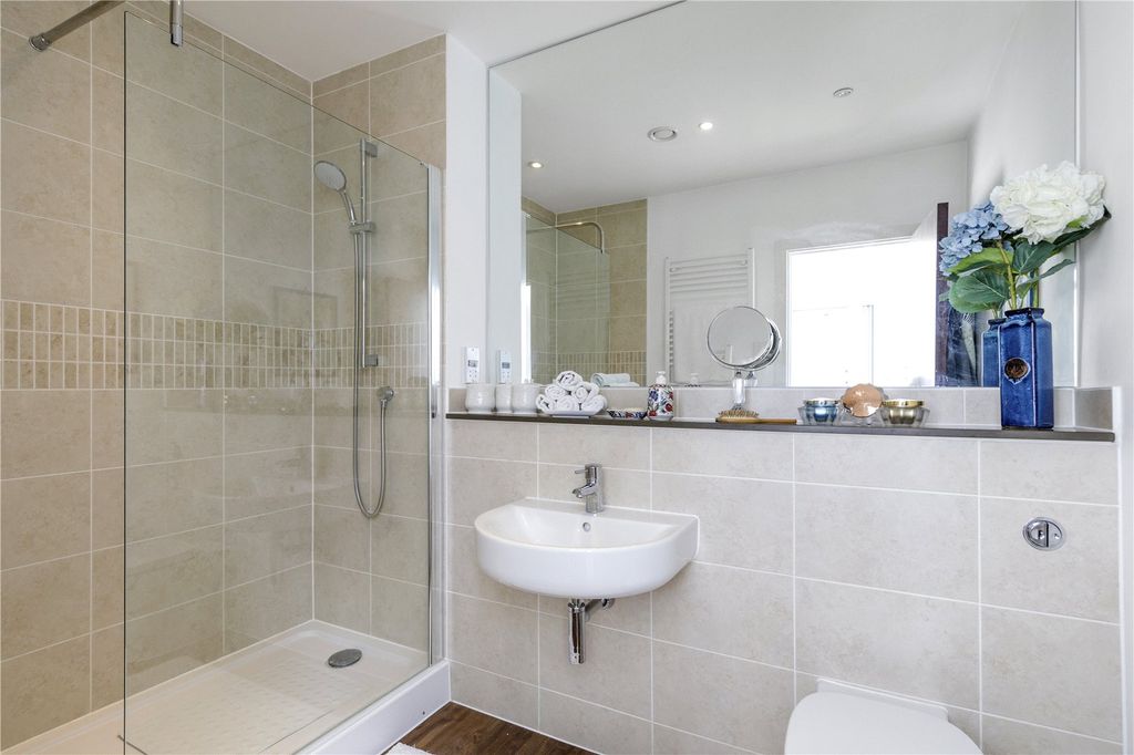 Additional image 9 of 2 bed flat for saleUplands Road, Guildford, Surrey GU1