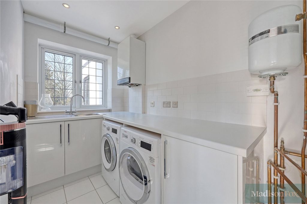 Additional image 26 of 3 bed flat for saleHigh Road, Chigwell, Essex IG7